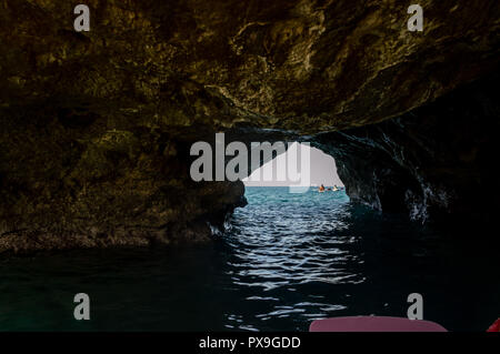 Atemberaubende Höhle in der Seeküste von Palinuro Cilento Italien Stockfoto