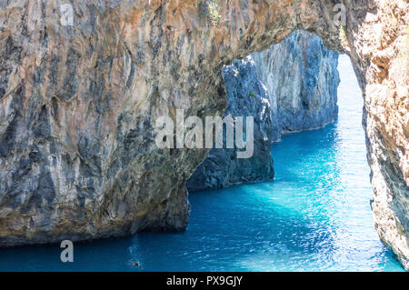 Seeküste in der Nähe des Arco Magno in San Nicola d'Arcella, Kalabrien Italien Stockfoto