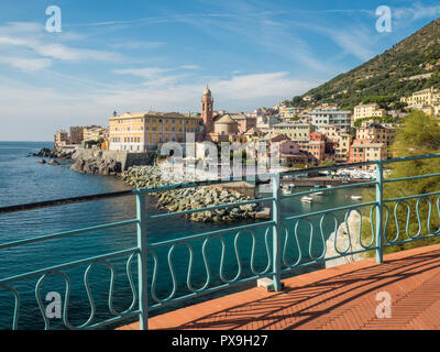 "Passeggiata Anita Garibaldi' Seaside path/Promenade in Nervi, ein Fischerdorf im District von Genua, Ligurien, Italien Stockfoto