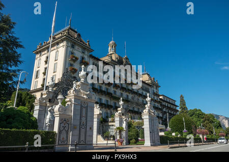 Stresa, Lago Maggiore, Italy-August 30,2018: Grand Hotel Des Iles Borromees und Stresa Damm, Blick vom See. Stockfoto