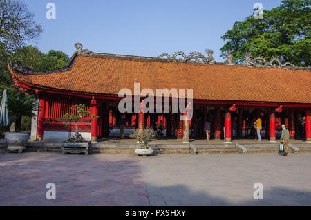 Hanoi, Vietnam - Januar 1, 2015: Der Tempel der Literatur (Van Mieu) in Hanoi, Vietnam Stockfoto