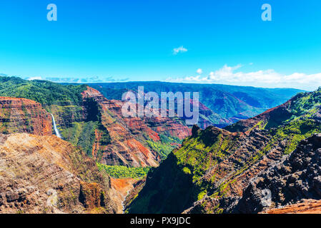 Erstaunlich Waimea Canyon in Kauai, Hawaii Inseln. Kopieren Sie Platz für Text Stockfoto