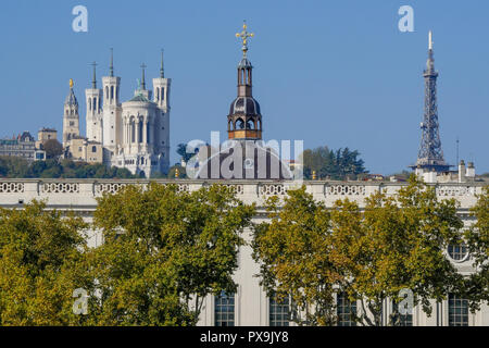 Die Kuppel des Hotel-Dieu und Fourviere Basilica, Lyon, Frankreich Stockfoto