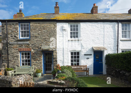 Kleine Hütten in der Cornwall Fischerdorf Port Isaac UK Stockfoto