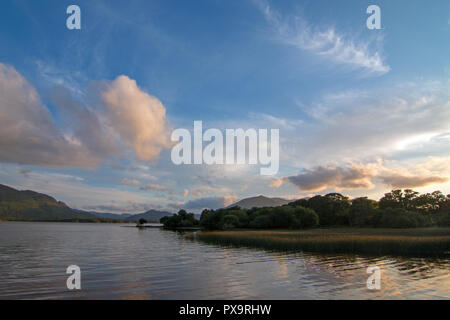 Irische Dämmerung Sonnenuntergang über Lough Leane (See Leane) am Ring of Kerry in Killarney Irland Stockfoto