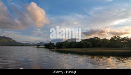 Irische Dämmerung Sonnenuntergang über Lough Leane (See Leane) am Ring of Kerry in Killarney Irland Stockfoto