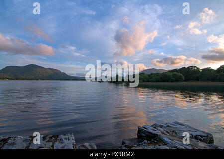 Irische Dämmerung Sonnenuntergang über Lough Leane (See Leane) am Ring of Kerry in Killarney Irland Stockfoto