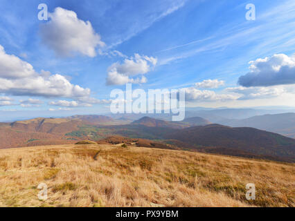 Herbst in Bieszczady Gebirge - Polen Stockfoto