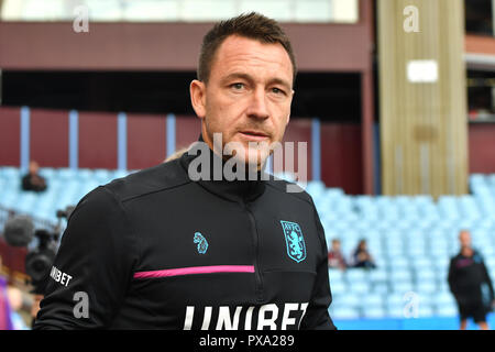 Aston Villa Assistant Coach John Terry kommt für die Sky Bet Championship Match in der Villa Park, Birmingham. Stockfoto