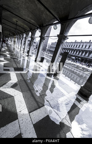 Teilweise überflutet Piazza San Marco, Venedig, Venetien, Italien Stockfoto