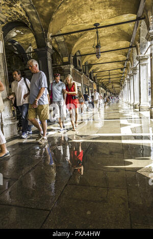 Teilweise überflutet Piazza San Marco, Venedig, Venetien, Italien Stockfoto