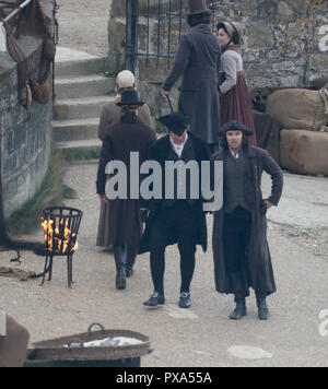 Dreharbeiten der letzten Serie von Poldark, Aiden Spaziergänge rund um die in den Hafen mit: Aidan Turner Wo: St Austell, Großbritannien Wann: 19 Aug 2018 Quelle: David Sims/WENN.com Stockfoto