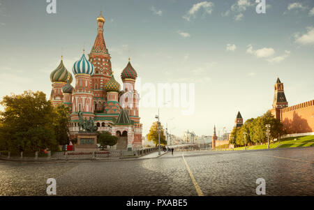 Die Basilius-Kathedrale auf dem Roten Platz in Moskau, Russland Stockfoto