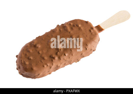 Schokolade Eis lolly isoliert auf weißem Hintergrund - Eis auf einem Stick mit Nüssen und Schokolade Stockfoto