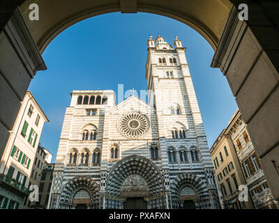 Kathedrale San Lorenzo (Kathedrale von St Lawrence), eine römisch-katholische Kirche in der Hafenstadt Genua, Ligurien, Italien. Stockfoto