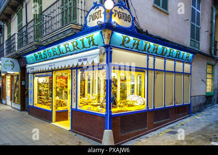 Altstadt von Palma Forn Fondo traditionelle Pasteleria, Placa del Mercat, Palma de Mallorca Altstadt Spanien Bäckerei Stockfoto