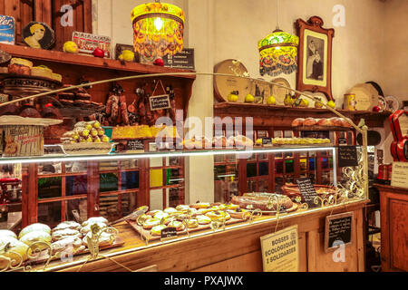 Palma, berühmtes Kuchengeschäft Forn des Teatre, Interior, Palma de Mallorca Spanien Konditorei Stockfoto