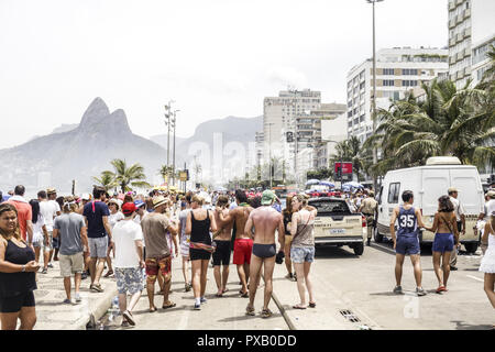 Straßenjahrmarkt Strand von Ipanema, Rio De Janeiro, Brasilien Stockfoto