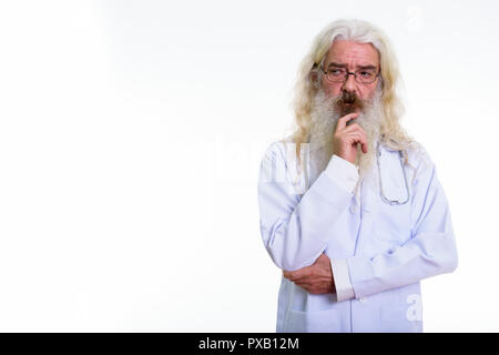 Studio shot der älteren bärtigen Mann Arzt Brillen tragen Whil Stockfoto