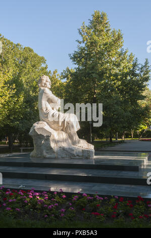 Armenien, Yerevan, Platz der Freiheit, Schwanensee, Martiros Sarian Statue Stockfoto