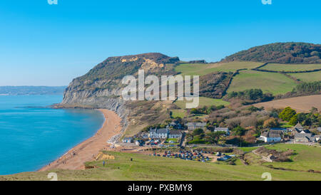 Seatown, Dorset, Großbritannien. 20. Oktober 2018. UK Wetter: herrlich warmen Sonnenschein und strahlend blauen Himmel entlang des South West Coast Path auf der schönen Jurassic Coast, in der Nähe von Bridport. Credit: Celia McMahon/Alamy leben Nachrichten Stockfoto