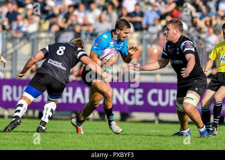 Parma, Italien. 20. Oktober, 2018. Wing's Zebre Mattia Bellini beats Bären Verteidigung in europäischen Rugby Challenge Cup Runde 2 © Luca Sighinolfi/Alamy leben Nachrichten Stockfoto