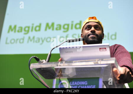 Glasgow, UK. Okt 2018 21. Für den Wandel. Magid Magid - Oberbürgermeister der Stadt Sheffield in einer Rede auf der Konferenz. Credit: Colin Fisher/Alamy leben Nachrichten Stockfoto