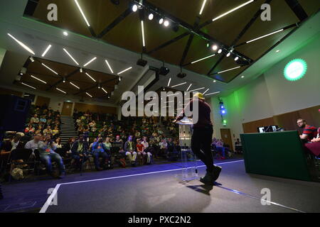 Glasgow, UK. Okt 2018 21. Für den Wandel. Magid Magid - Oberbürgermeister der Stadt Sheffield in einer Rede auf der Konferenz. Credit: Colin Fisher/Alamy leben Nachrichten Stockfoto