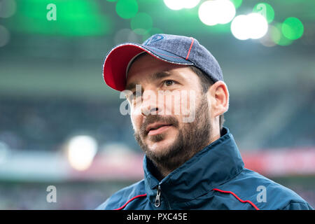 Mönchengladbach, Deutschland. Okt, 2018 21. Fussball: Bundesliga, Borussia Mönchengladbach vs FSV Mainz 05, 8.Spieltag im Borussia Park. Mainz Head Coach Sandro Schwarz vor dem Match. Credit: Marius Becker/dpa-n zu lassen./dpa/Alamy Leben Nachrichten Quelle: dpa Picture alliance/Alamy leben Nachrichten Stockfoto