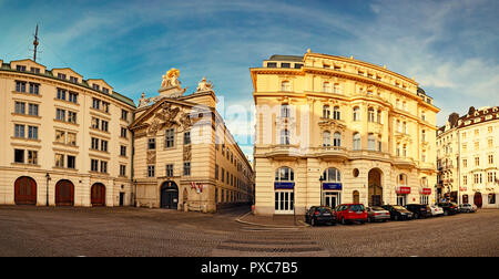 Blick auf die zentralfeuerwache (Feuerwehr-) Gebäude und Generali Versicherung Gebäude am Hof in Wien, Österreich. Stockfoto