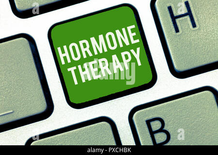 Konzeptionelle Handschrift, die Hormontherapie. Business foto Präsentation Verwendung von Hormonen in der Behandlung von Wechseljahrsbeschwerden. Stockfoto