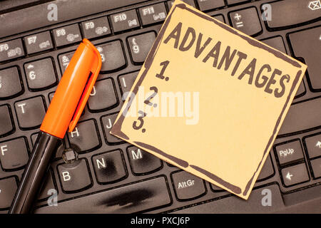 Konzeptionelle Handschrift zeigt Vorteile. Business foto Präsentation in günstig oder überlegene Position Chancen Strategien sein. Stockfoto