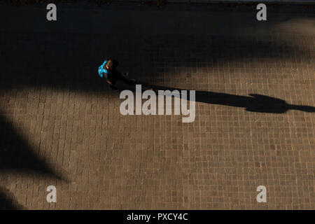 Lange Schatten auf Ein herbstlicher Nachmittag Stockfoto