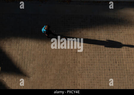 Lange Schatten auf Ein herbstlicher Nachmittag Stockfoto