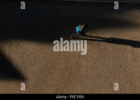 Lange Schatten auf Ein herbstlicher Nachmittag Stockfoto