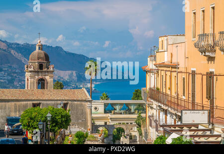 Malerische Anblick in Taormina, berühmten Stadt in der Provinz Messina, Sizilien, Süditalien. Stockfoto