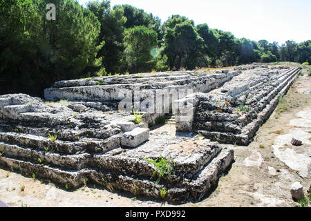 Ruinen der Altar des Hieron II im Archäologischen Park in Siracusa, Italien Stockfoto