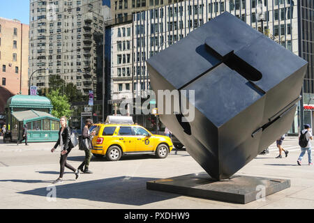 Aktivität in der Astor Place, NoHo East Village, New York City, USA Stockfoto