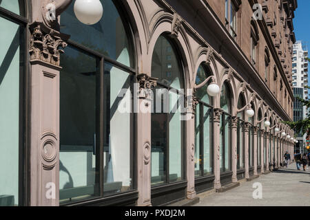 Fassaden- und Lampen, die Cooper Union Foundation Building, New York City Stockfoto