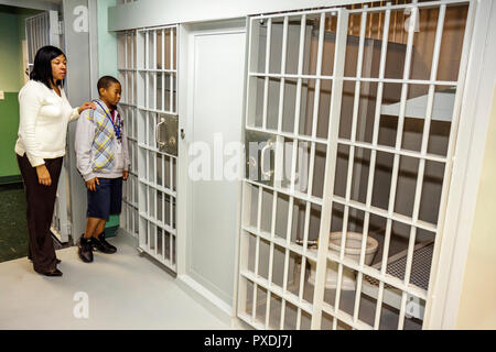 Miami Florida, Overtown, Black Police Precinct & Courthouse Museum, feierliche Eröffnung, Zeremonie, Gemeindegeschichte, Erbe, Segregation, Rassendiskriminierung, B Stockfoto