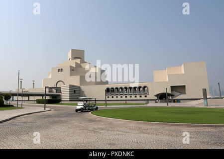 Doha/Katar - Oktober 10, 2018: Die markante Form des Museum für Islamische Kunst in Doha, Katar, entworfen vom Architekten ICH M Pei. Stockfoto