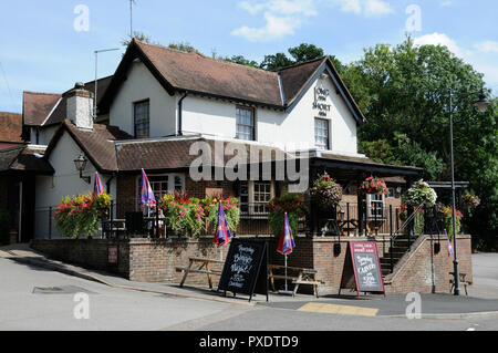 Langer Arm & kurzen Arm Inn, Lemsford, Hertfordshire, hat einen Namen, der immer angezogen hat Neugier mit verschiedenen Theorien ausgedrückt werden. Stockfoto