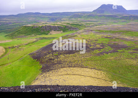 Dramatische Panoramablick auf die Lava Tal von Grabrok Vulkan in Island Stockfoto