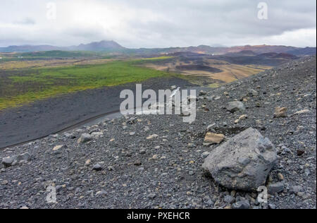 Panoramasicht auf den See Myvatn, Vulkane, und die Region von Hverfjall - Hverfell Vulkan creater in Krafla, die vulkanischen Gebiet in Myvarn, Island. Stockfoto