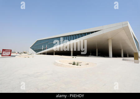 Doha/Katar - Oktober 9, 2018: Die nationale Bibliothek von Katar, vom niederländischen Architekten Rem Koolhaas, in der katarischen Hauptstadt Doha Stockfoto