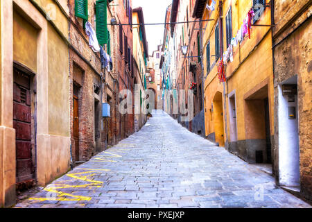 Alte Straßen der Stadt Siena, Toskana, Italien. Stockfoto