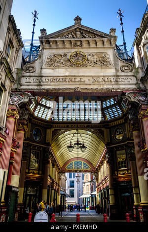 Eingang zum Leadenhall Market, London, England, Großbritannien Stockfoto
