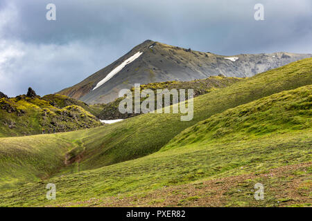 Landmannalaugar, oder die "Pools", eine riesige Fläche von atemberaubender Schönheit im Herzen des südlichen Islands Hochland mit bunten Lava und Sand form Stockfoto