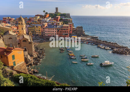 Fischerdorf Vernazza (Cinque Terre, Italien) Stockfoto