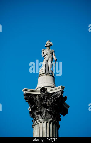 Nelsons Column, Trafalgar Square, London. Oktober 2018 Nelson's Column ist ein Monument auf dem Trafalgar Square in London gebaut Admira zu gedenken. Stockfoto